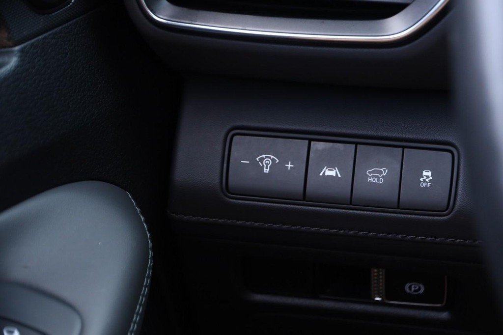 Hyundai Santa Fe Vehicle Full-screen Gallery Image 21