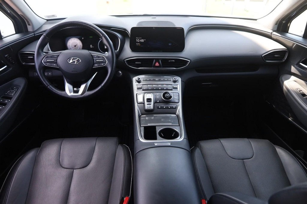 Hyundai Santa Fe Vehicle Full-screen Gallery Image 22