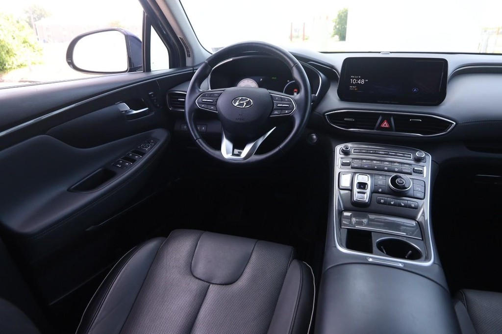 Hyundai Santa Fe Vehicle Full-screen Gallery Image 23
