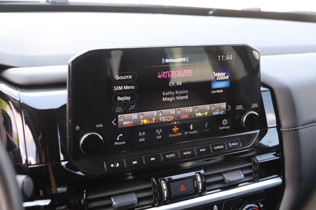 Nissan Pathfinder Vehicle Full-screen Gallery Image 18