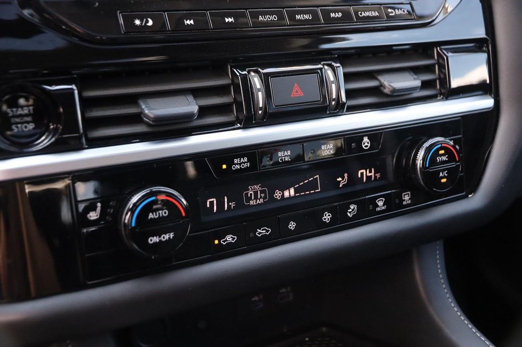 Nissan Pathfinder Vehicle Full-screen Gallery Image 20