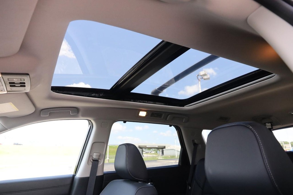 Nissan Pathfinder Vehicle Full-screen Gallery Image 23