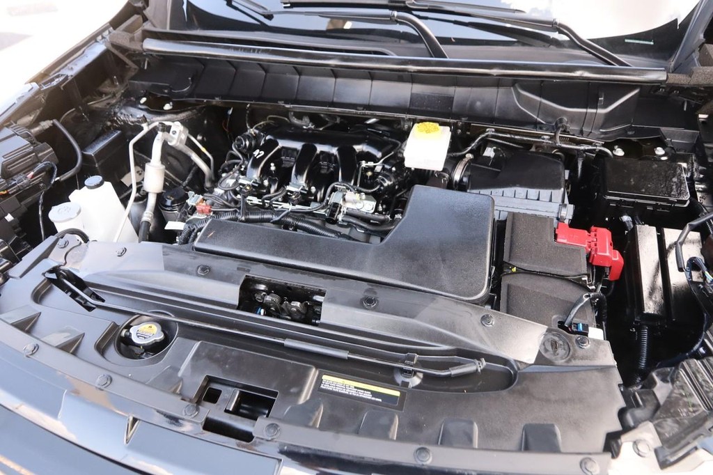 Nissan Pathfinder Vehicle Full-screen Gallery Image 30