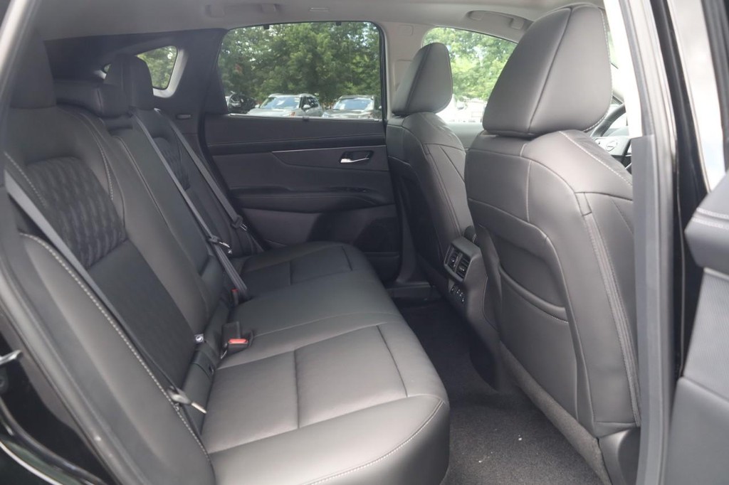 Nissan Murano Vehicle Image 22