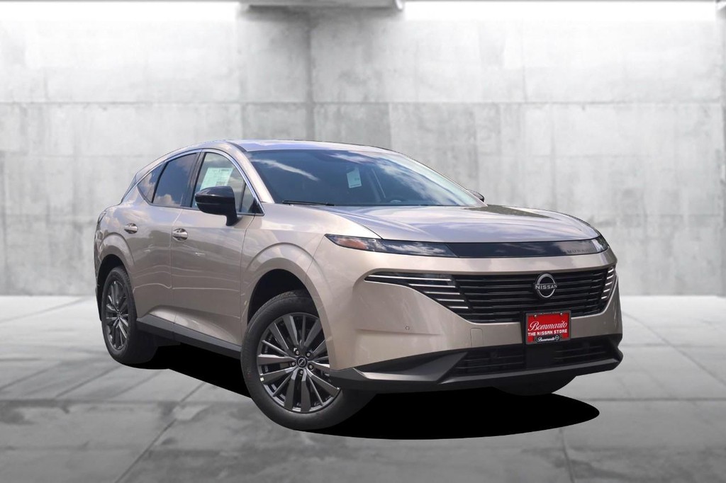 Nissan Murano Vehicle Image 02