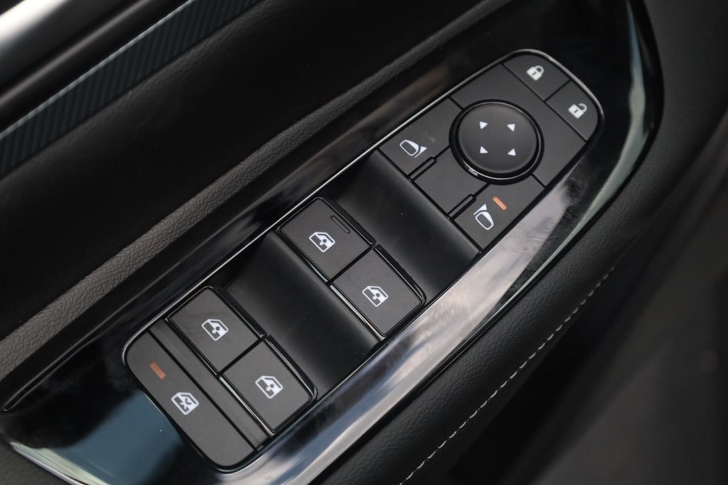 Nissan Murano Vehicle Image 11