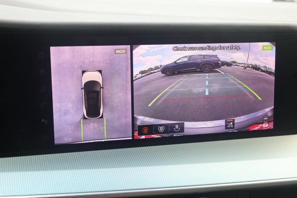 Nissan Murano Vehicle Image 16