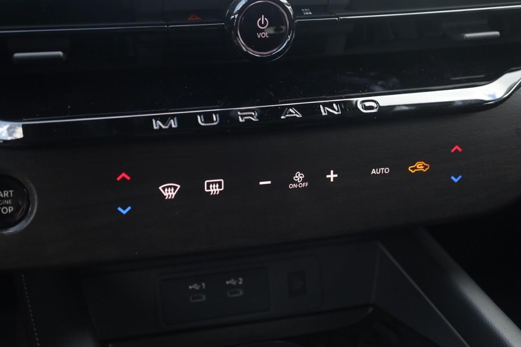 Nissan Murano Vehicle Image 17