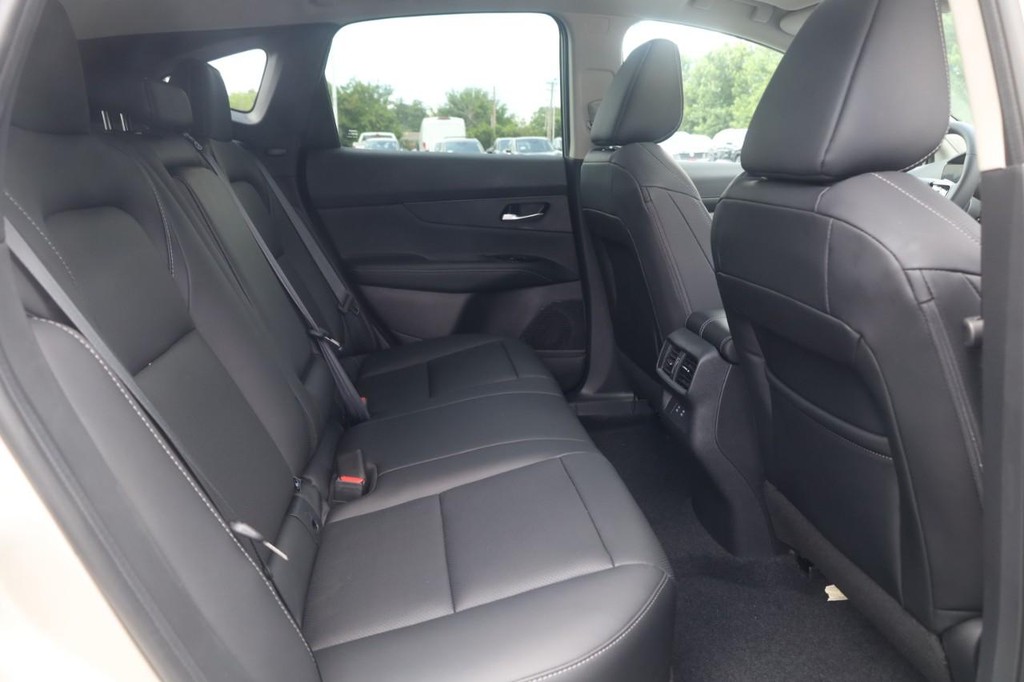Nissan Murano Vehicle Image 22