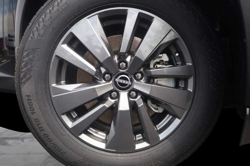 Nissan Pathfinder Vehicle Image 03