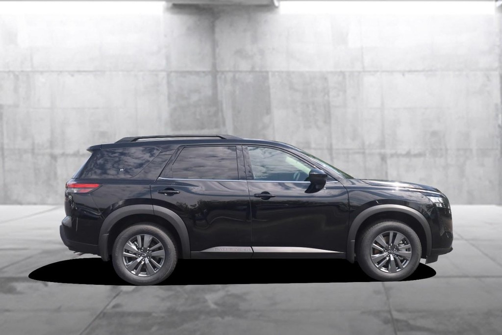 Nissan Pathfinder Vehicle Image 05