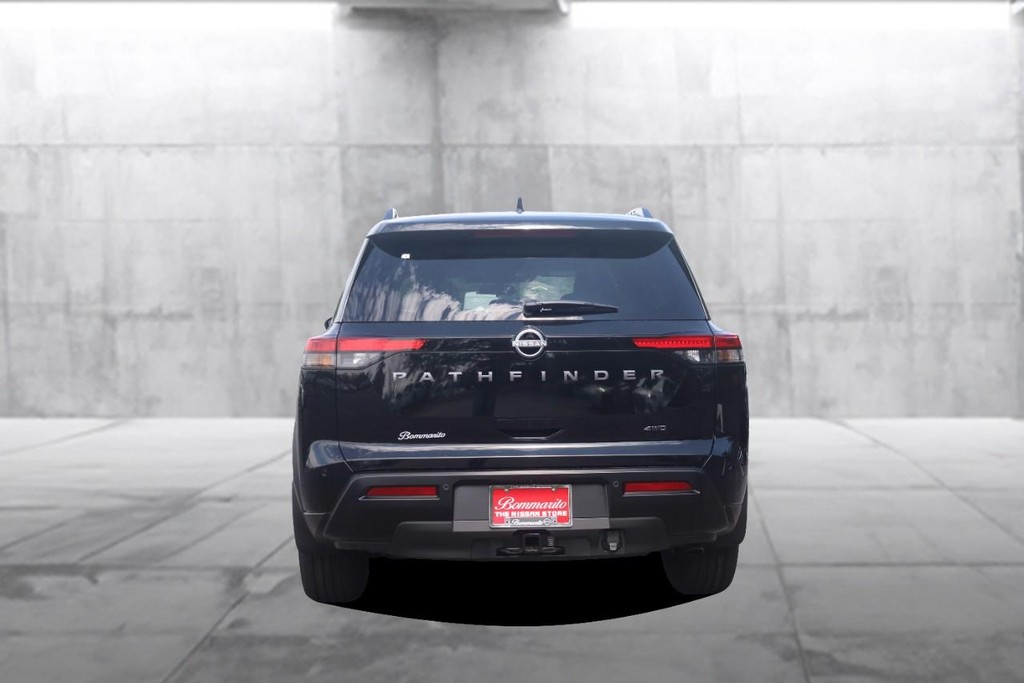 Nissan Pathfinder Vehicle Image 06
