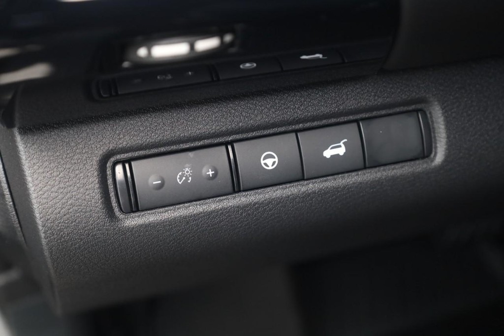 Nissan Pathfinder Vehicle Image 12