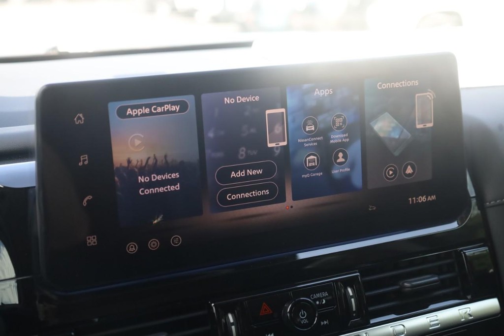 Nissan Pathfinder Vehicle Image 14