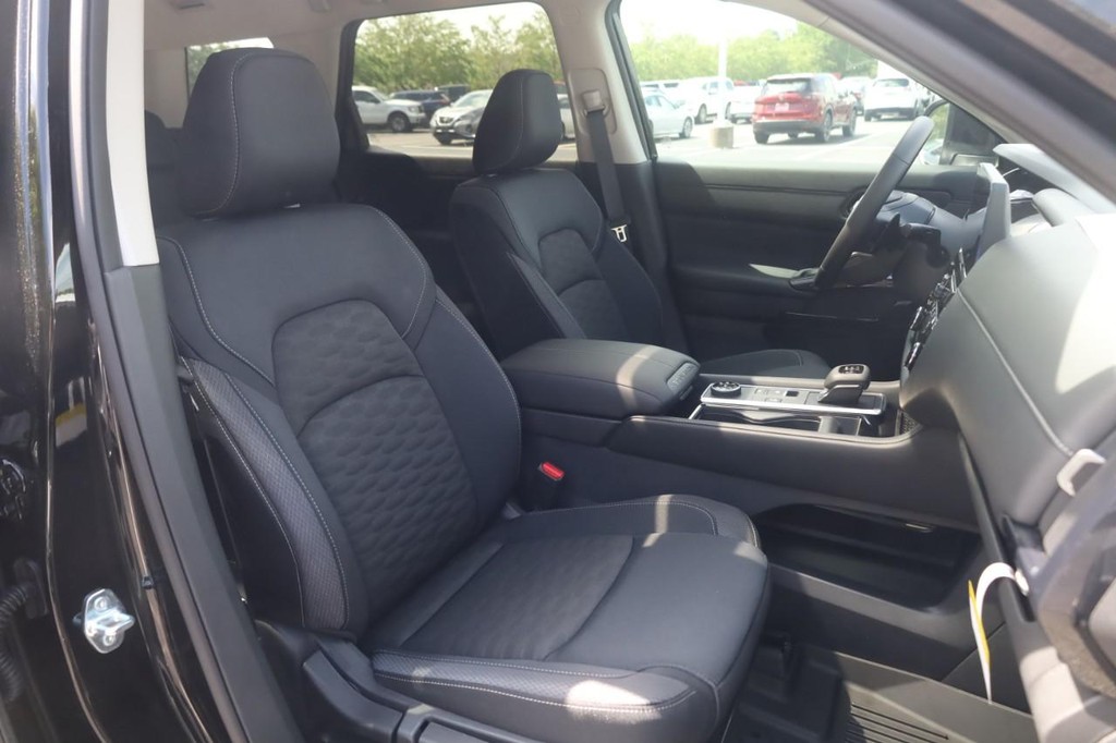 Nissan Pathfinder Vehicle Image 21