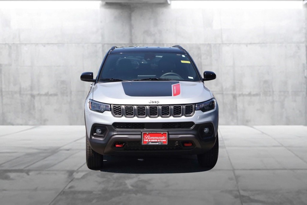 Jeep Compass Vehicle Full-screen Gallery Image 4
