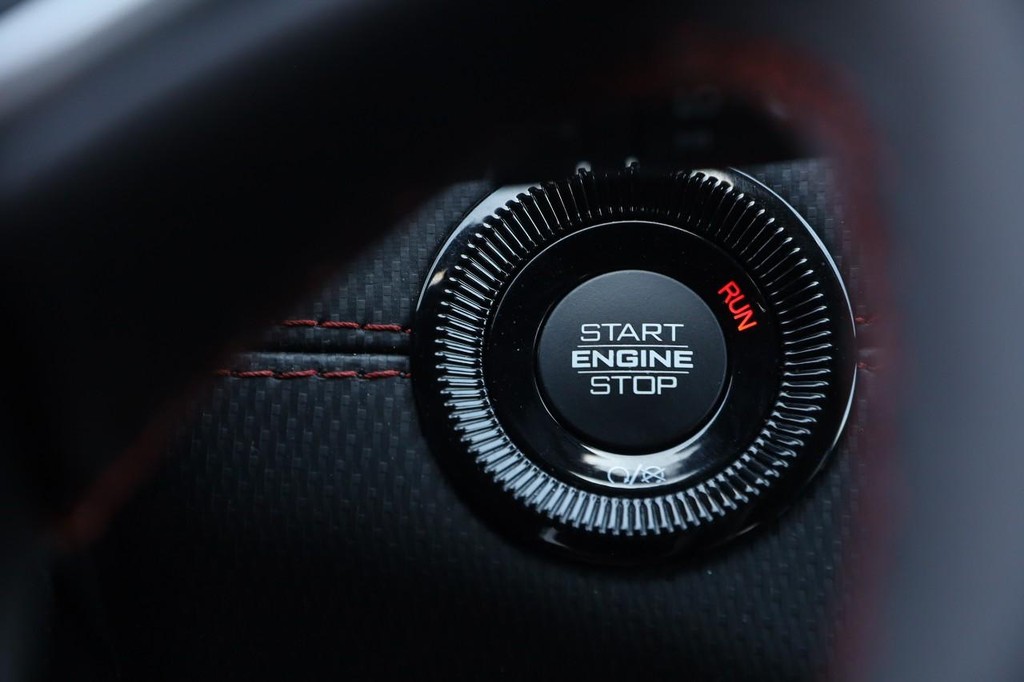 Jeep Compass Vehicle Full-screen Gallery Image 14