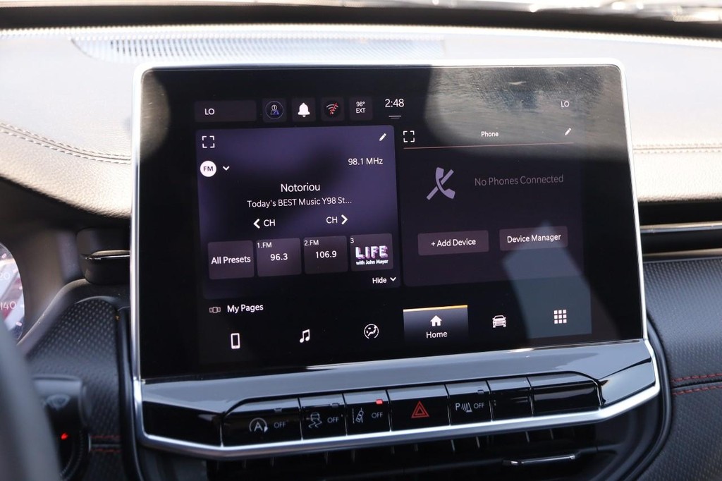 Jeep Compass Vehicle Full-screen Gallery Image 16