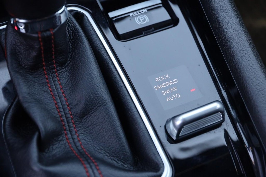 Jeep Compass Vehicle Full-screen Gallery Image 19