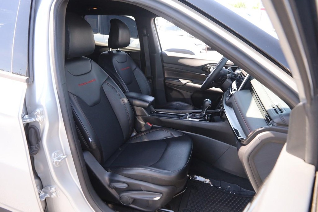 Jeep Compass Vehicle Full-screen Gallery Image 27