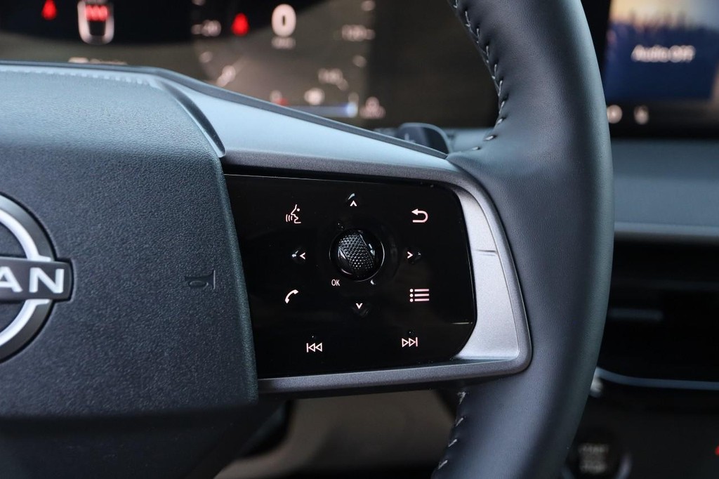 Nissan Murano Vehicle Full-screen Gallery Image 13