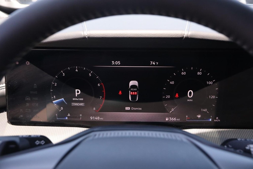 Nissan Murano Vehicle Full-screen Gallery Image 14