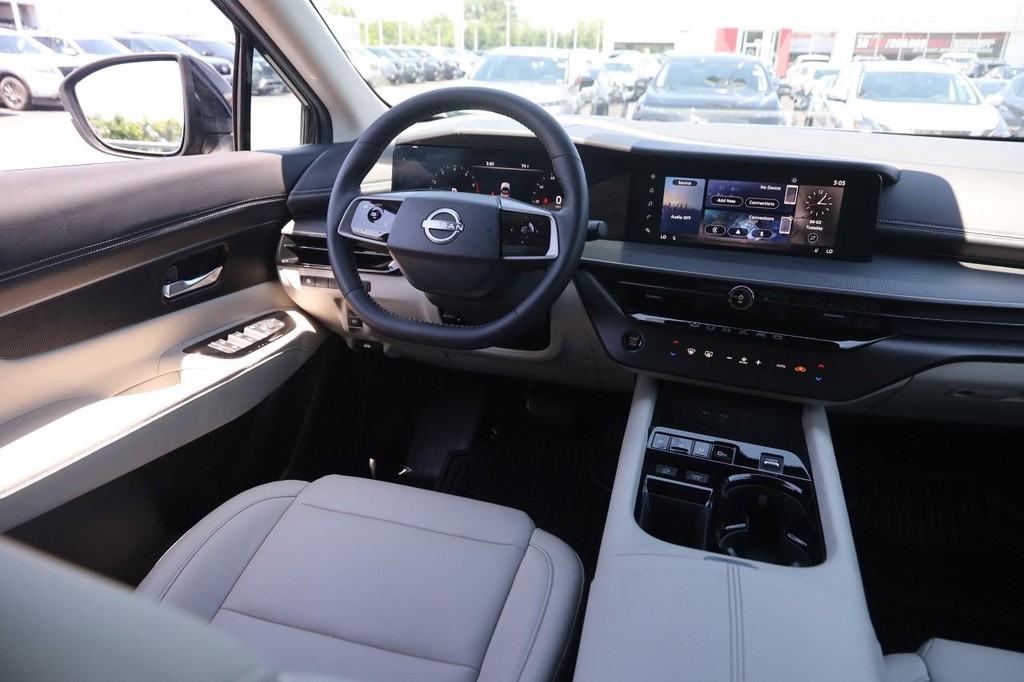 Nissan Murano Vehicle Full-screen Gallery Image 23