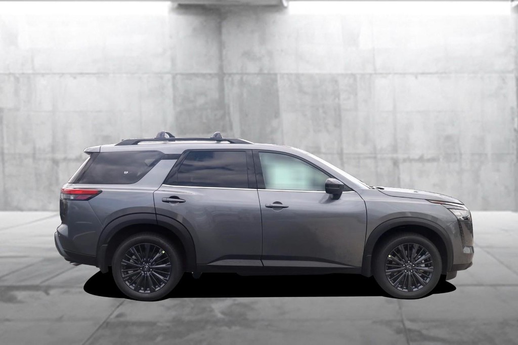 Nissan Pathfinder Vehicle Full-screen Gallery Image 5