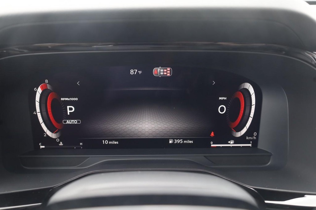 Nissan Pathfinder Vehicle Full-screen Gallery Image 13
