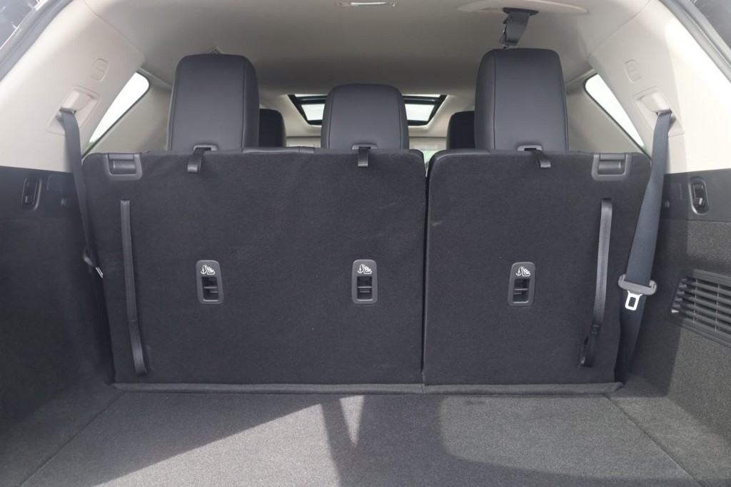 Nissan Pathfinder Vehicle Full-screen Gallery Image 24