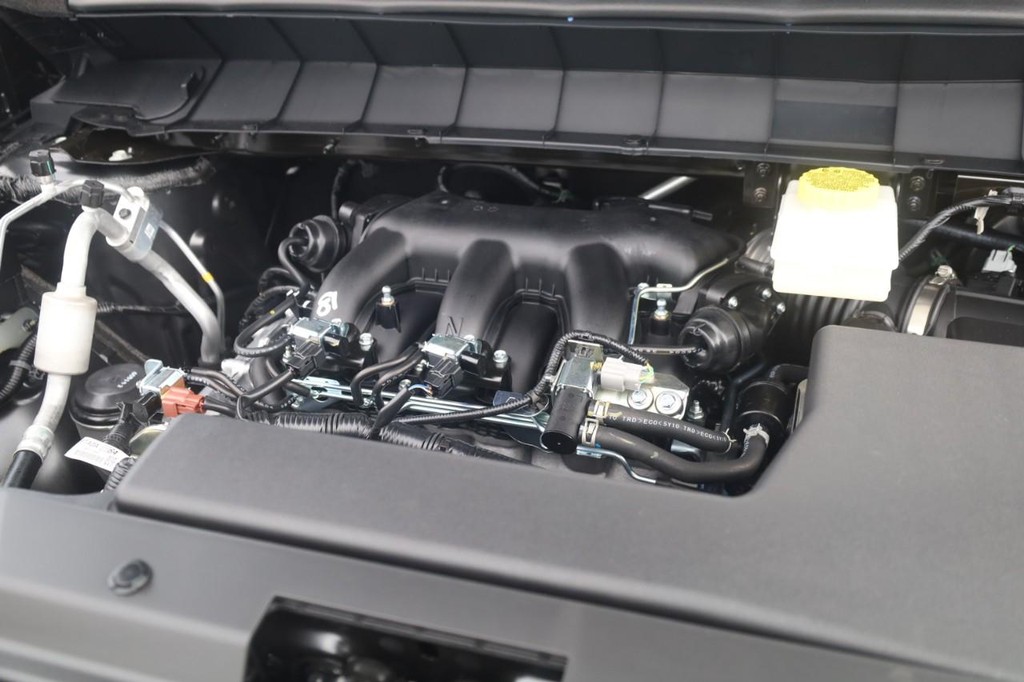 Nissan Pathfinder Vehicle Full-screen Gallery Image 26
