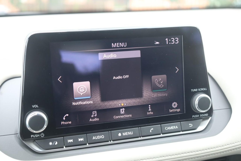 Nissan Rogue Vehicle Full-screen Gallery Image 14