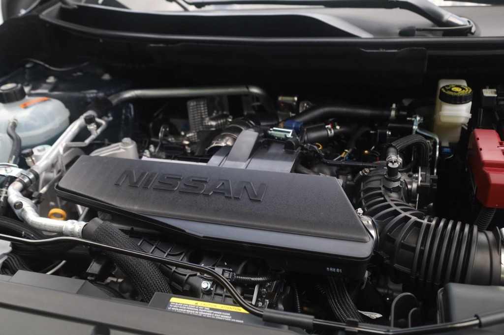 Nissan Rogue Vehicle Full-screen Gallery Image 25