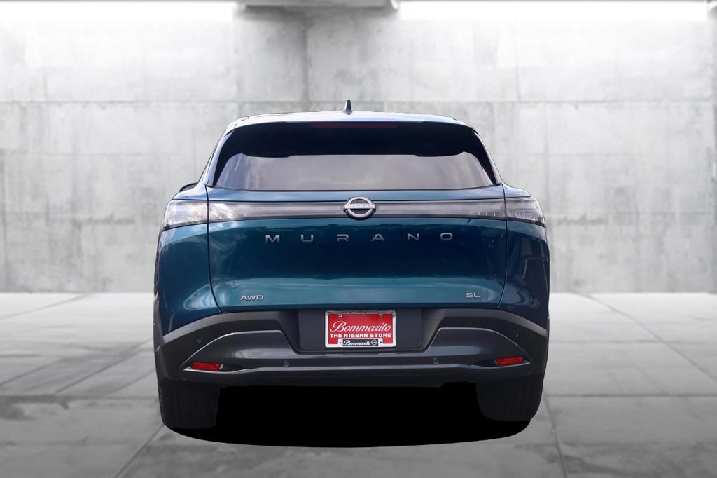 Nissan Murano Vehicle Full-screen Gallery Image 6