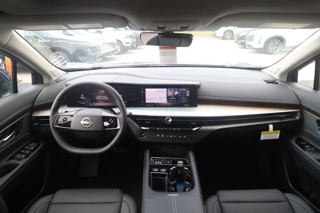 Nissan Murano Vehicle Full-screen Gallery Image 7