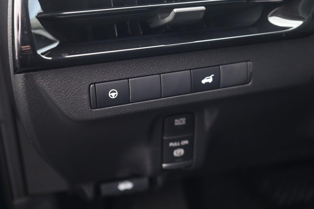 Nissan Murano Vehicle Full-screen Gallery Image 13