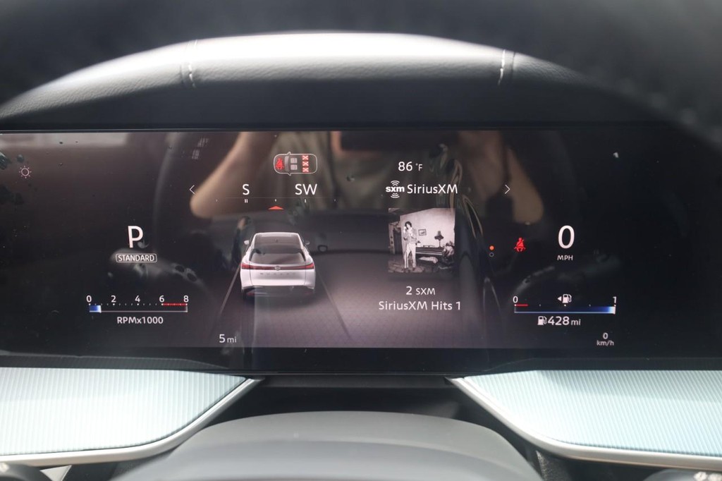 Nissan Murano Vehicle Full-screen Gallery Image 14