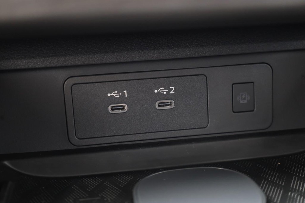 Nissan Murano Vehicle Full-screen Gallery Image 18