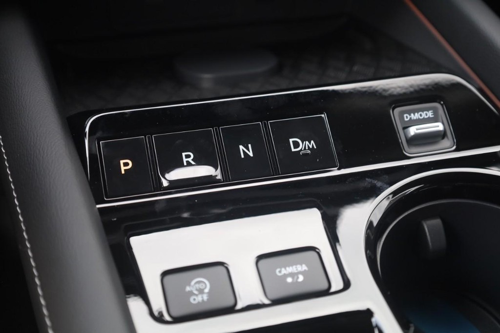Nissan Murano Vehicle Full-screen Gallery Image 19