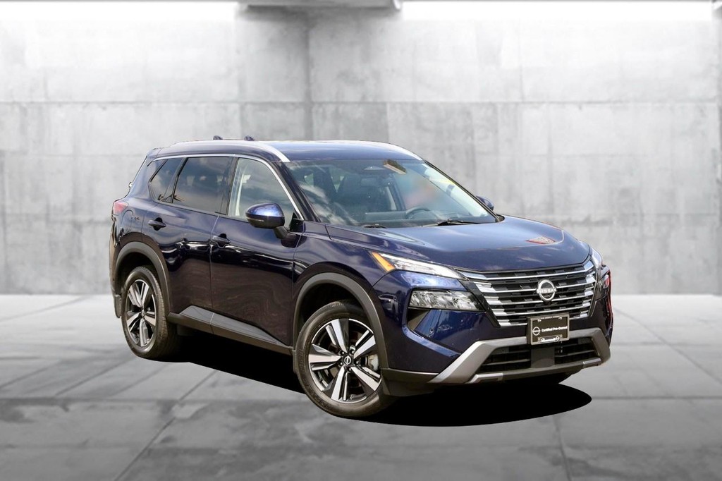 Nissan Rogue Vehicle Image 02