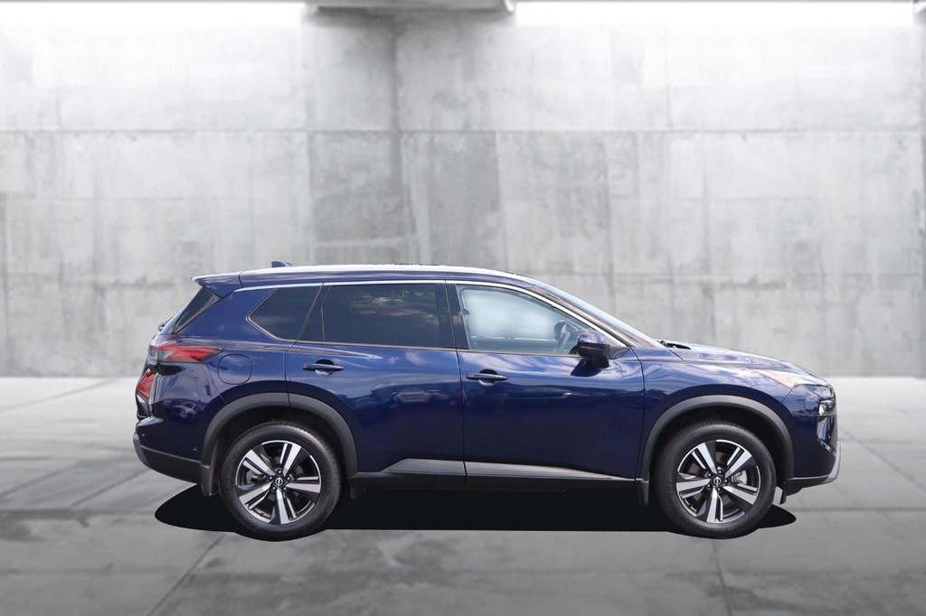Nissan Rogue Vehicle Image 05