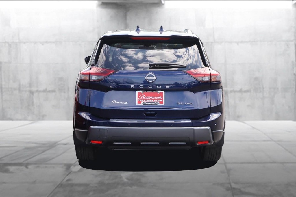 Nissan Rogue Vehicle Image 06