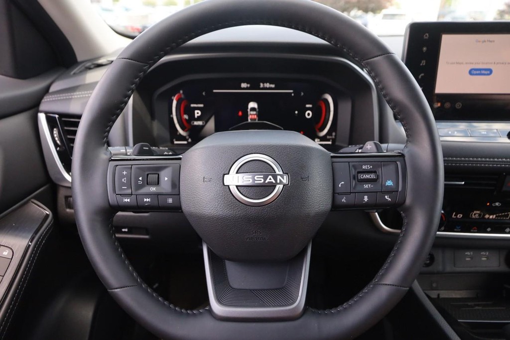 Nissan Rogue Vehicle Image 12
