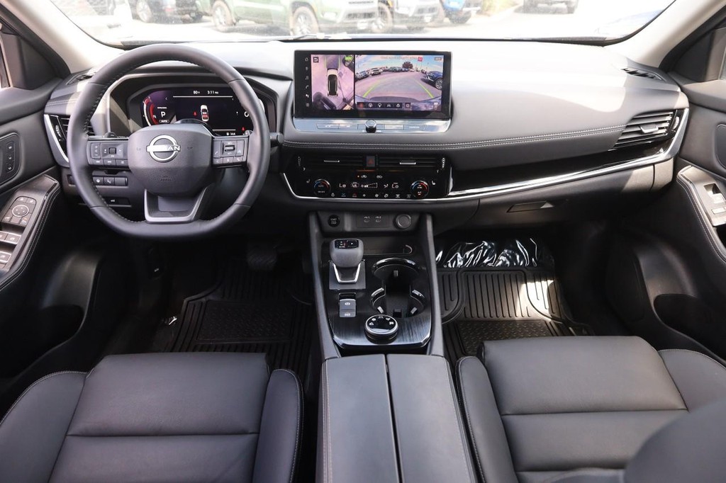 Nissan Rogue Vehicle Image 24
