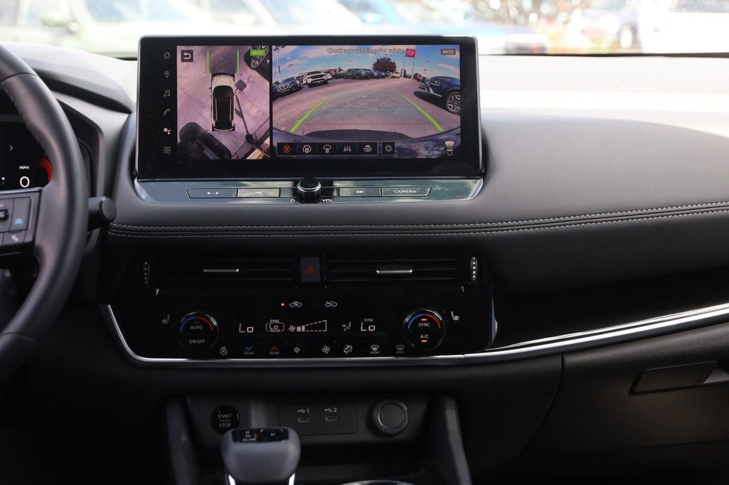 Nissan Rogue Vehicle Image 27