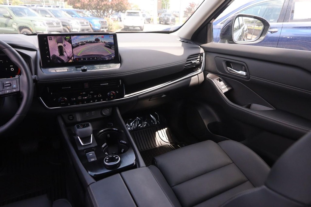 Nissan Rogue Vehicle Image 28