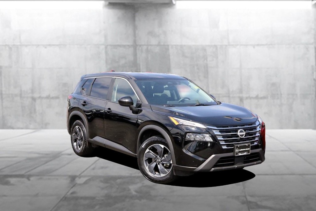 Nissan Rogue Vehicle Full-screen Gallery Image 2
