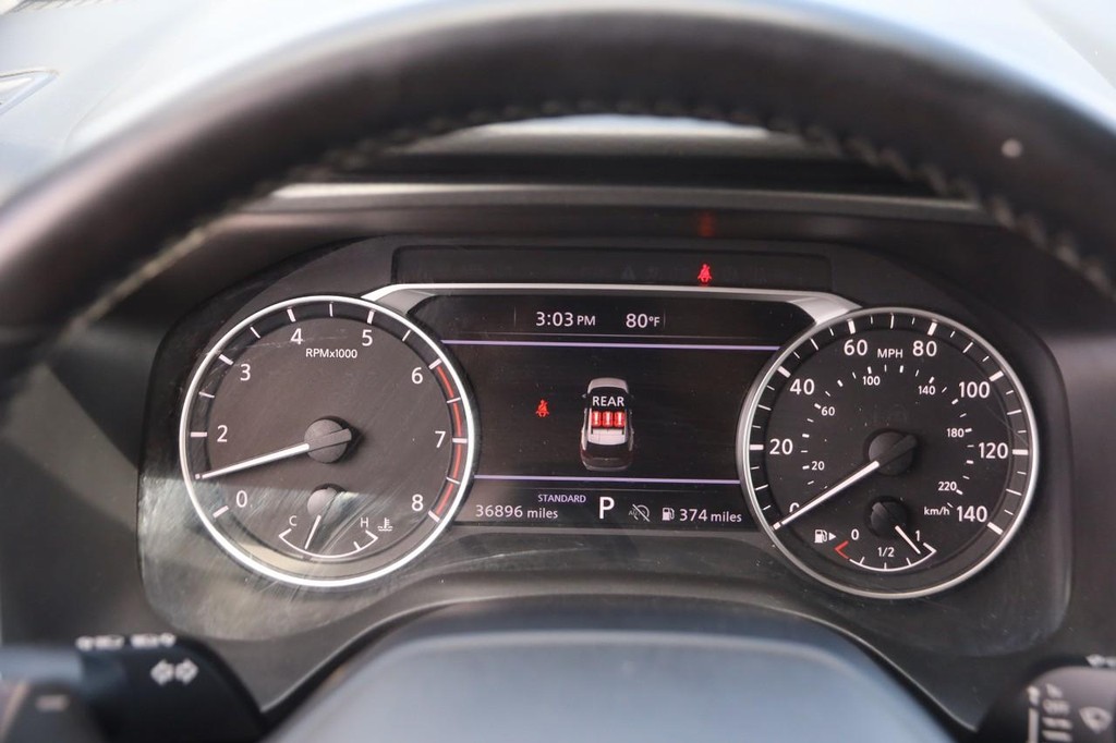 Nissan Rogue Vehicle Full-screen Gallery Image 14