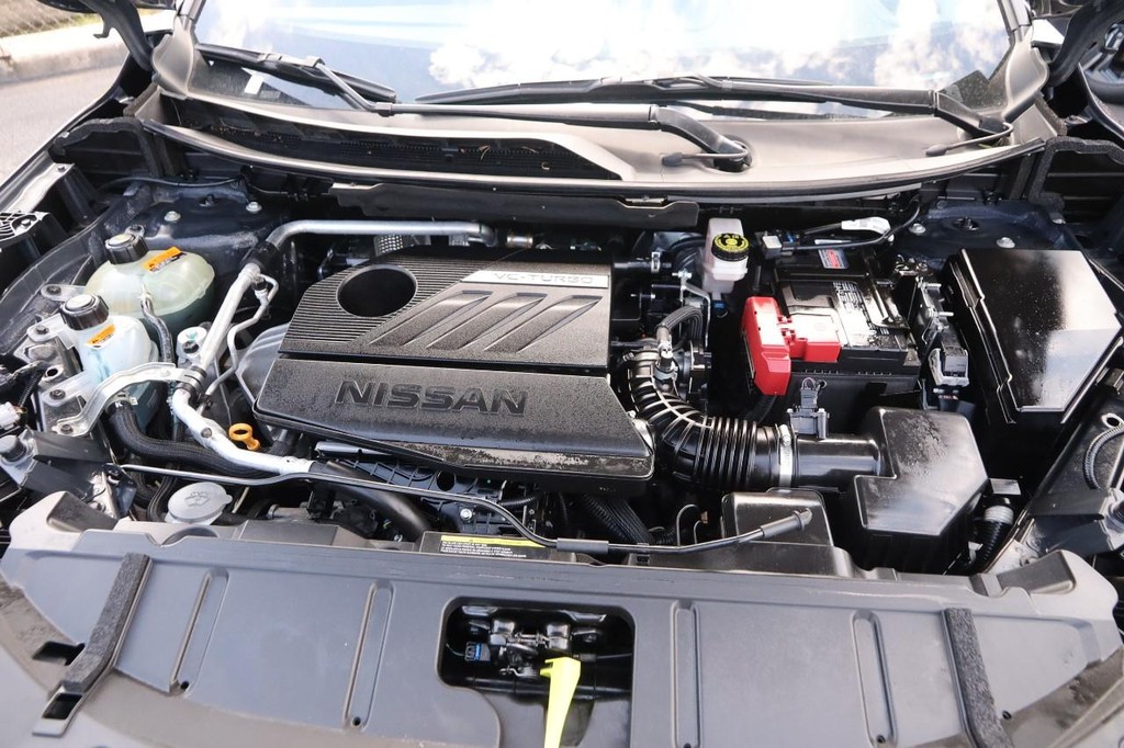 Nissan Rogue Vehicle Full-screen Gallery Image 28