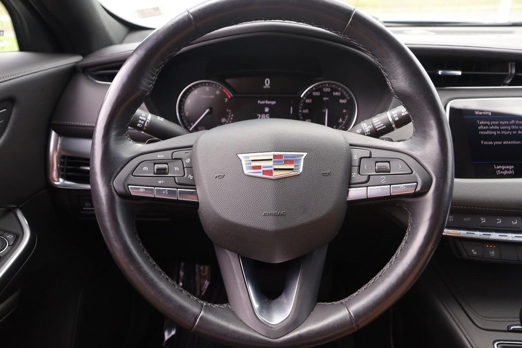 Cadillac XT4 Vehicle Full-screen Gallery Image 11